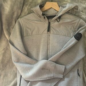 Canada Goose 100% Merino Wool Size Small Silver